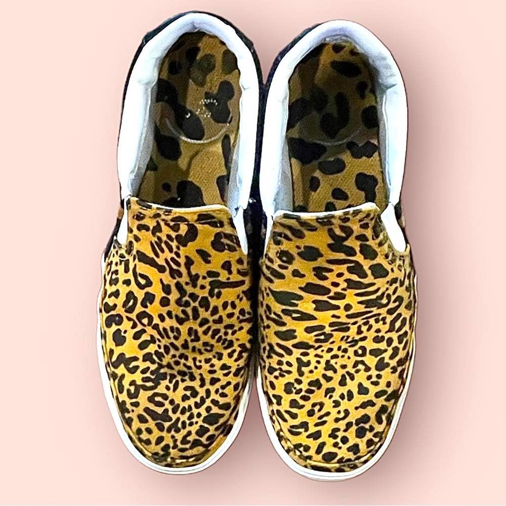 2 for $20⭐️Leopard Nike loafers 6.5